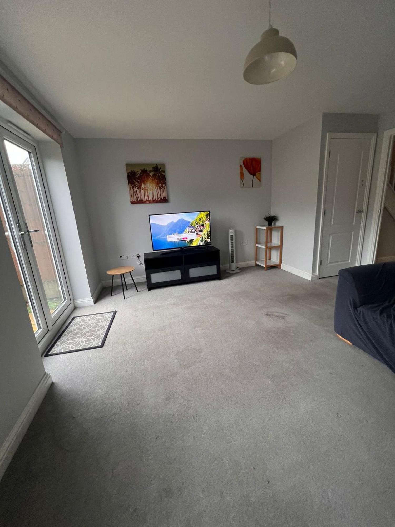 Whyte, Modern 3 Bed House With Garden, Sleeps 9, Free Parking, Sittingbourne City Centre, Kent Exterior foto